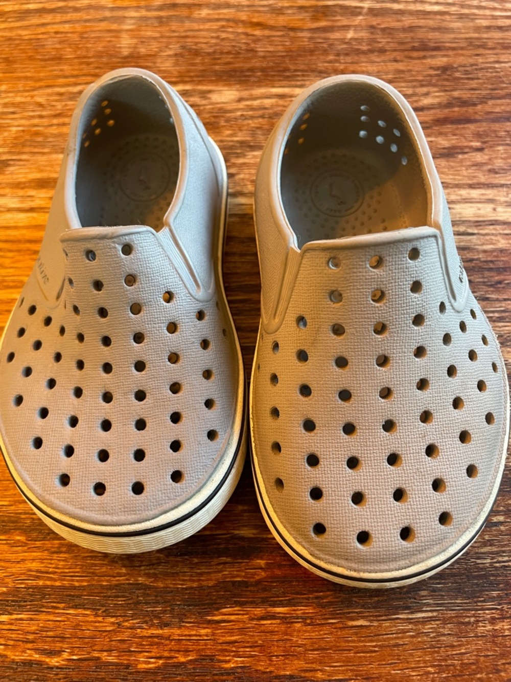 Native Miller‎ Gray/White Toddler 6C